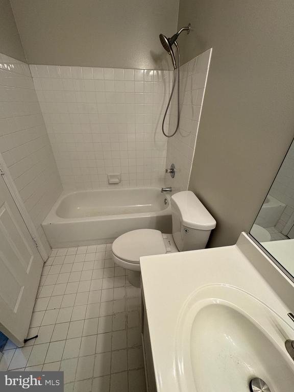 Building Photo - 6132 White Marble Ct