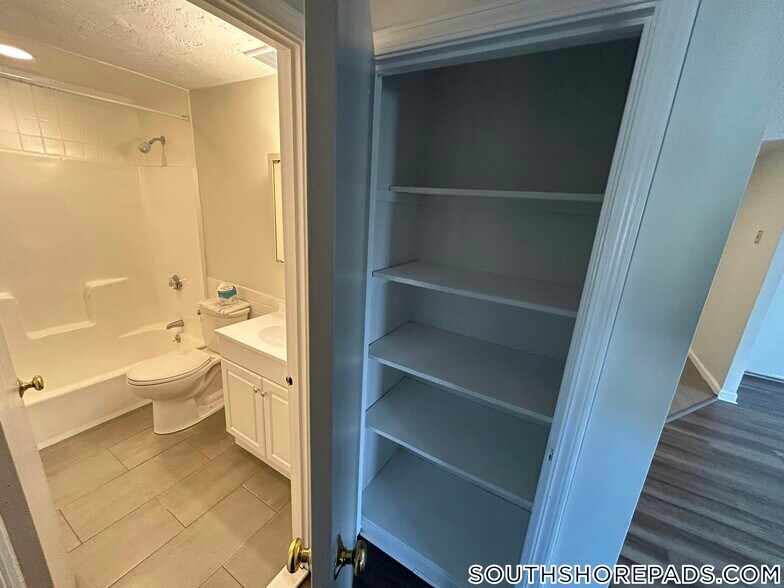 Building Photo - 38 Dean St.