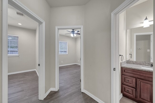 Building Photo - 3429 Nottingham Ln