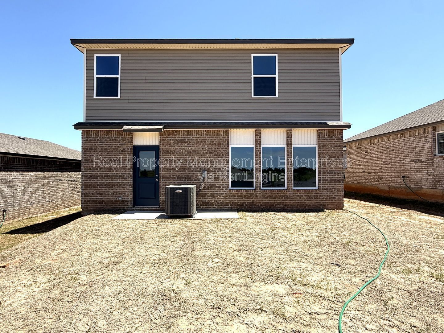 Building Photo - 9521 Stallion Dr