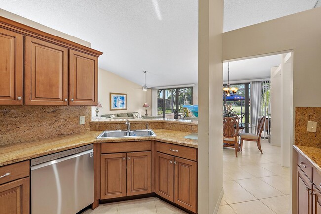 Building Photo - 707 Windermere Way