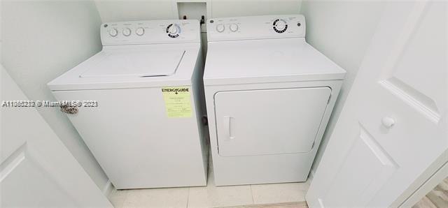 Building Photo - 355 NE 37th Terrace