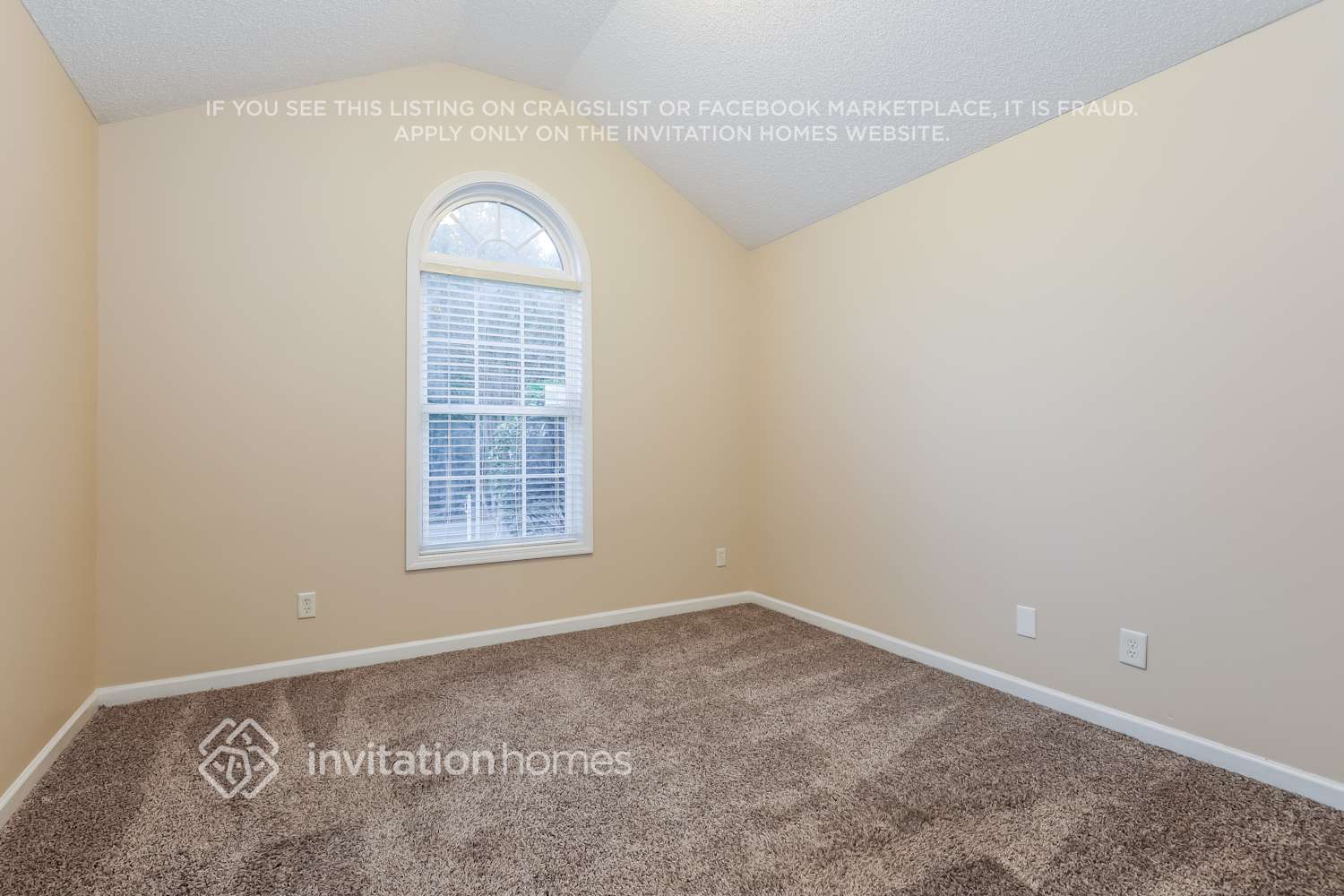 Building Photo - 303 Peachtree Cir