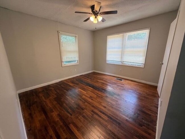 Building Photo - Charming 3 Bedroom Home on Secluded Street...