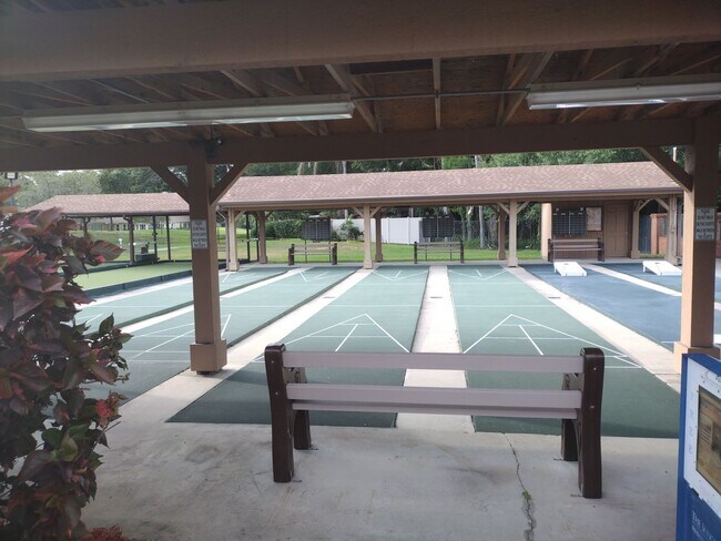 Building Photo - 2 bedroom 2 bathroom Large House for rent ...