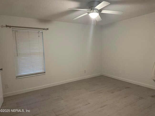 Building Photo - 7335 Floral Ridge Dr