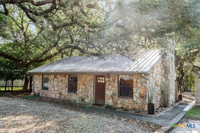 Building Photo - 202 Leveritts Loop