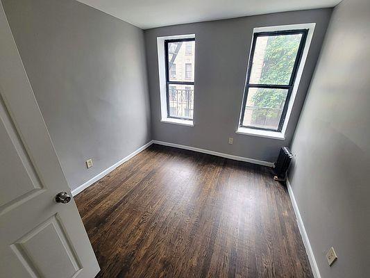 Building Photo - 3 bedroom in BRONX NY 10457