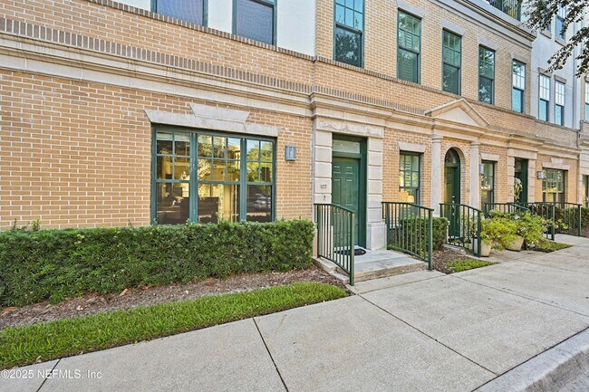 Building Photo - 1661 Riverside Ave