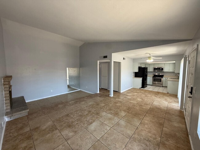 Building Photo - 126 W Loma Vista Dr