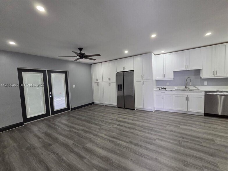 Building Photo - 8227 NW 39th St