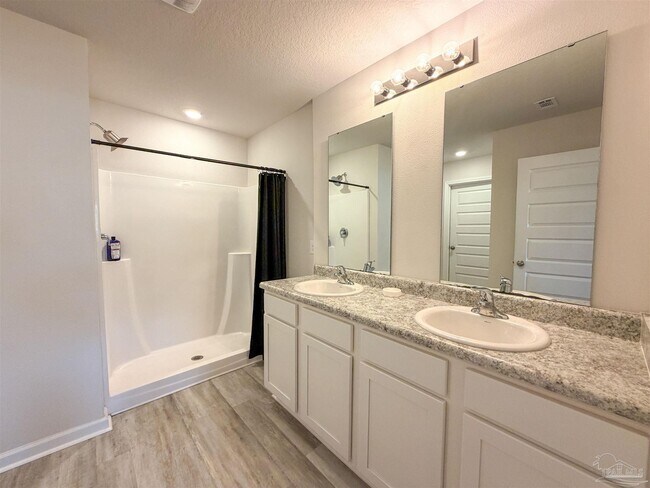 Building Photo - 4382 Redbay Ct