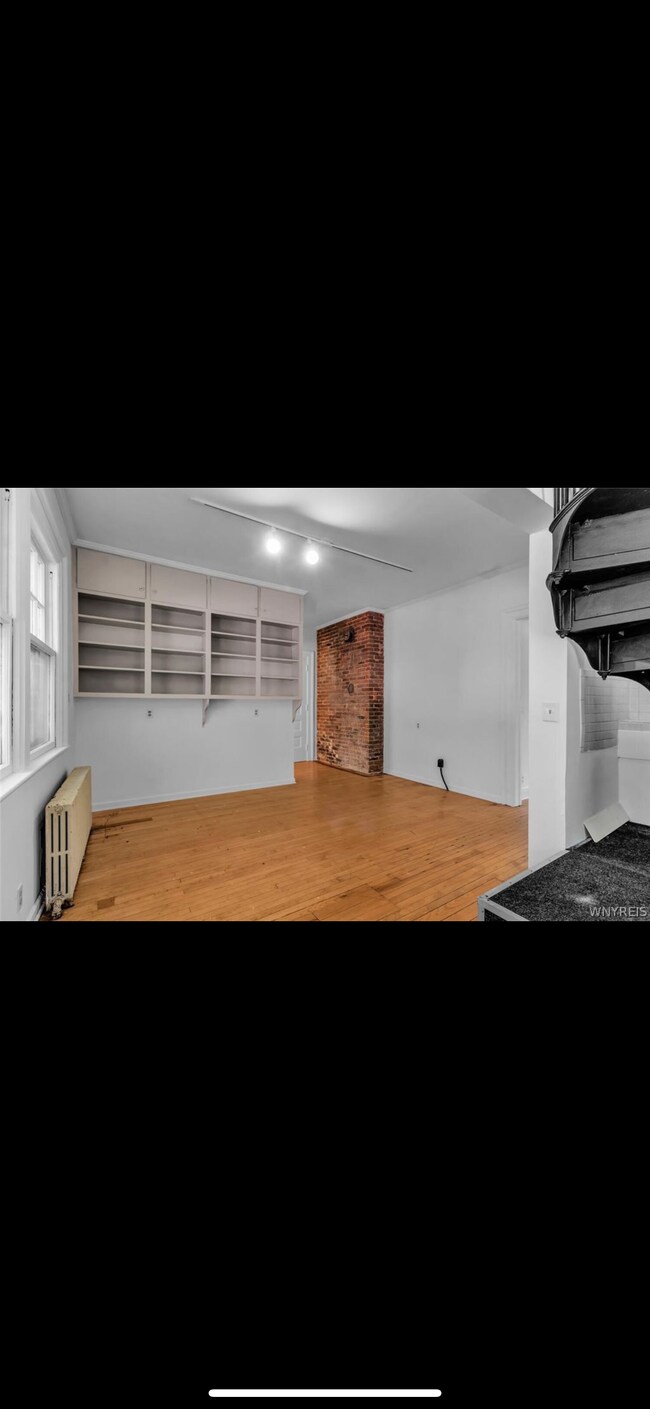 Building Photo - 444 Linwood Ave