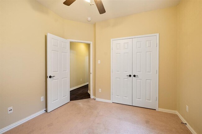 Building Photo - 2955 Angelina Dr
