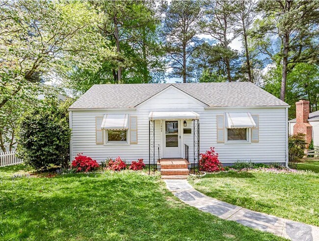Building Photo - 1404 Landis Dr