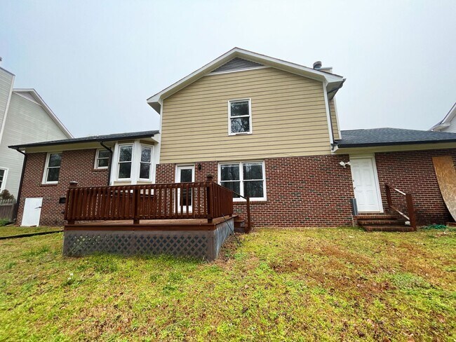 Building Photo - Updated 4 Bedroom / 3 Bathroom with In-Law Suite in Jack Britt School District!
