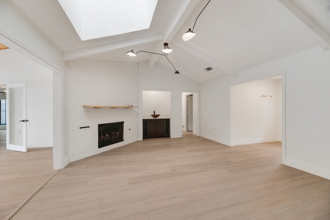 Building Photo - 2605 Glenhaven Dr