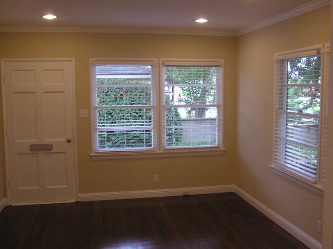 Building Photo - 3909 W Chandler Blvd