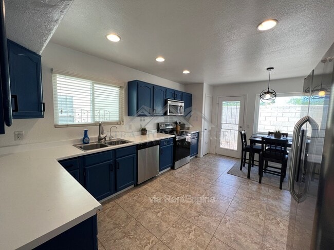 Building Photo - 3402 W Frankfurt Dr