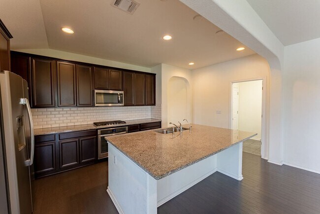 Building Photo - Beautiful Brick 3bed/2ba Home With High End Finishes & Must See Kitchen in NE Austin!
