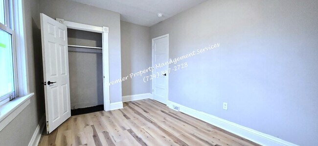 Building Photo - 1429 Hall Ave