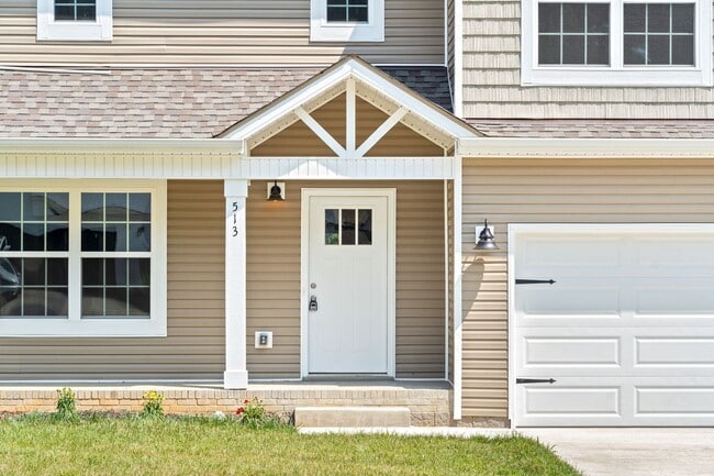 Building Photo - Beautiful Home Close to Fort Campell Ready for You to Make New Memories In