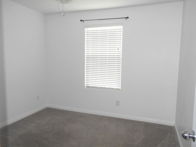 Building Photo - Invited 3 Bedroom Home In Vegas!