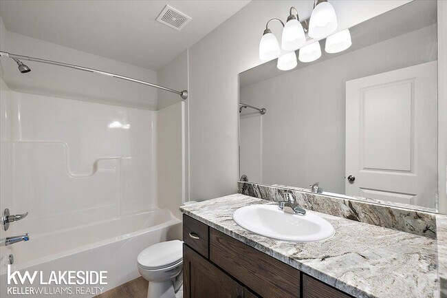 Building Photo - 34450 Maple Ln Dr