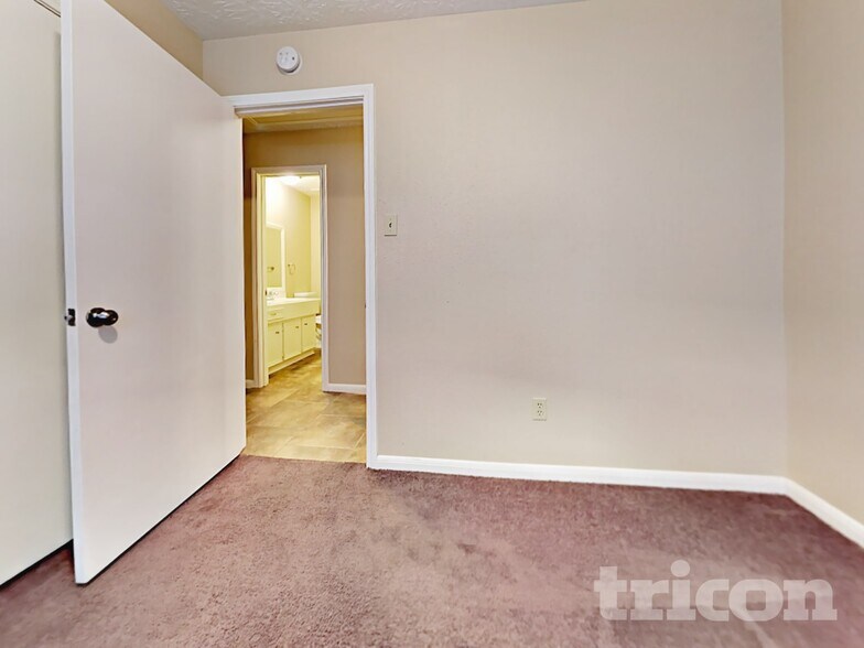 Building Photo - 1838 Turtle Creek Dr