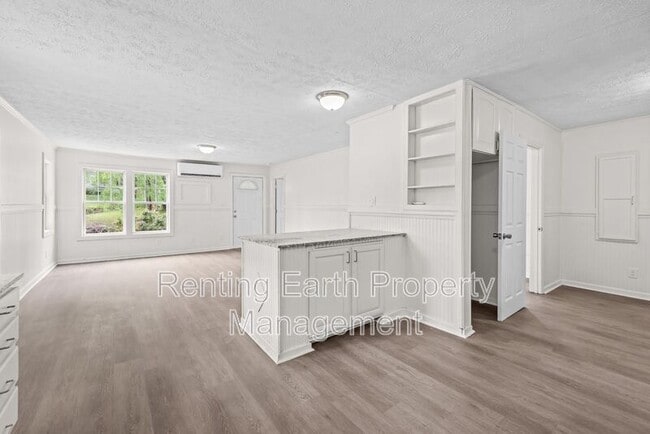 Building Photo - 207 Jemison St