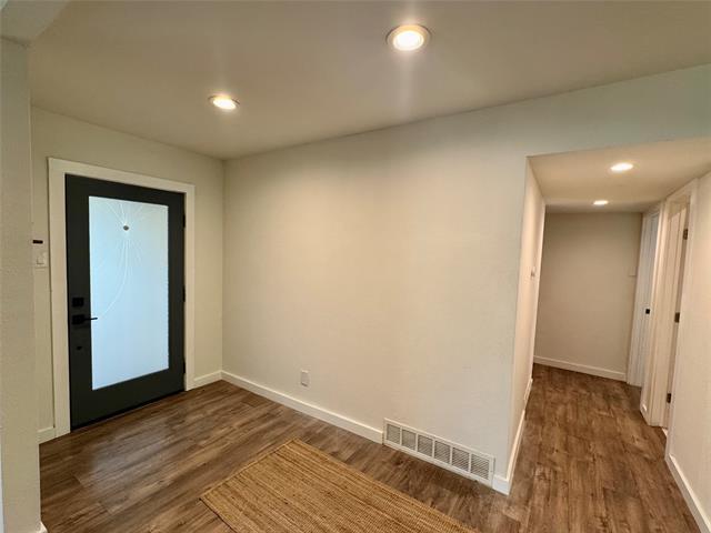 Building Photo - 211 Mill Creek Dr