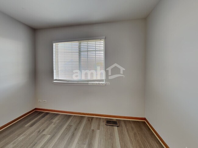 Building Photo - 1204 Stonecrop Ln