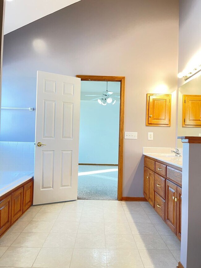 Building Photo - Northwest Omaha Gem: 2,700 Sq Ft, 3-Bedroom, Walk-Out Finished Basement, Fenced Yard, 3-Car Garag...