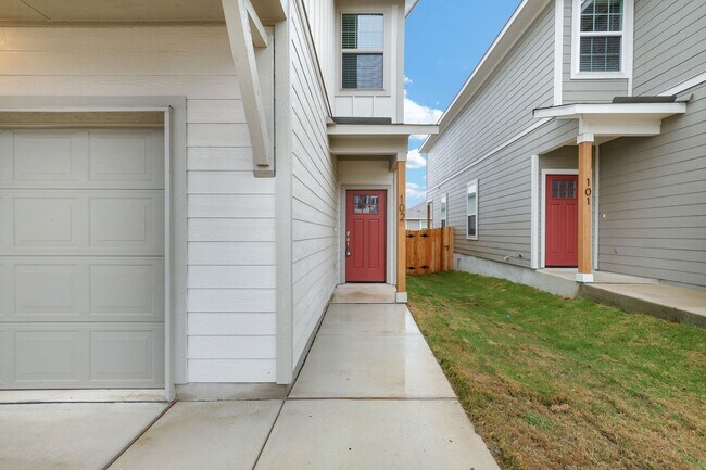 Building Photo - Beautifully Designed Townhome with Upscale Finishes