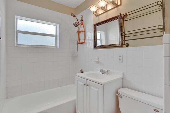 Building Photo - 1129 NW 7th Terrace