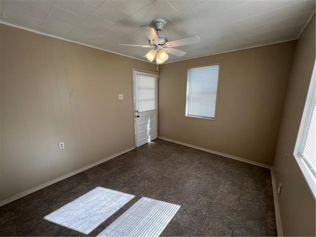 Building Photo - 638 Ave F