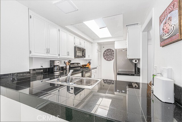 Building Photo - 950 Cagney Ln