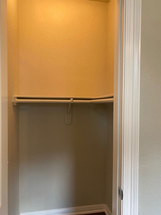 Building Photo - Charming 2 BR / 2 BA Beaumont home — updat...