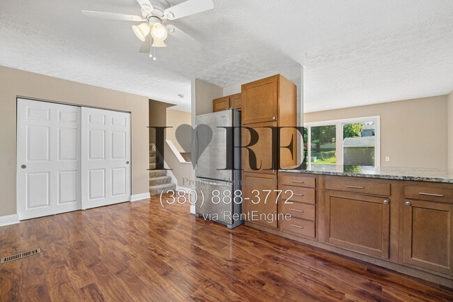 Building Photo - 8376 Covered Wagon Ct