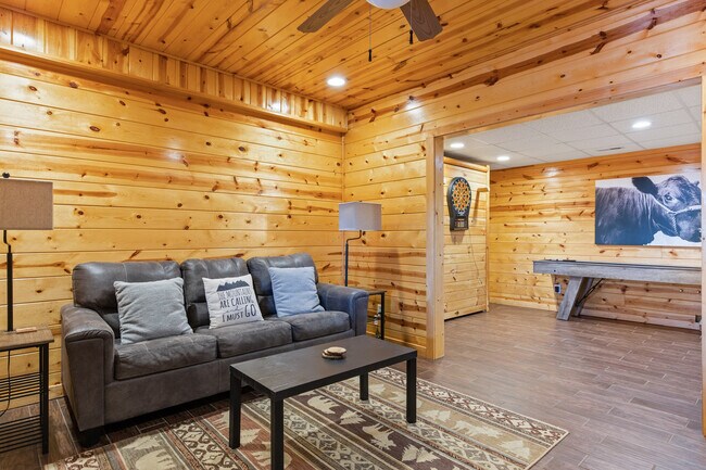 Building Photo - 202 Oak Ledge Rd