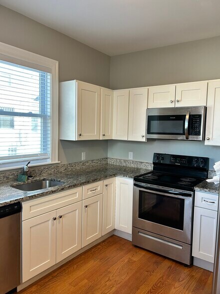 Kitchen - 34 Channing St