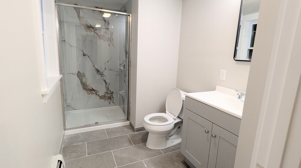 High End Bathroom - 536 Bridge St