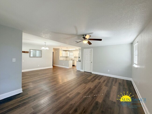 Building Photo - Upgraded 4BR Home with In-Ground Pool in Fort Walton Beach!