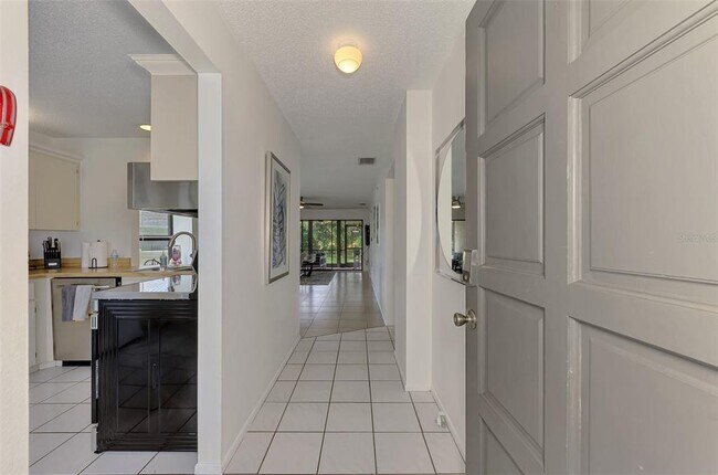 Building Photo - 952 N Beneva Rd