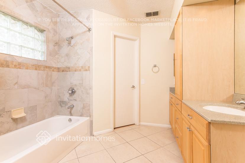 Building Photo - 1903 Firethorn Ct