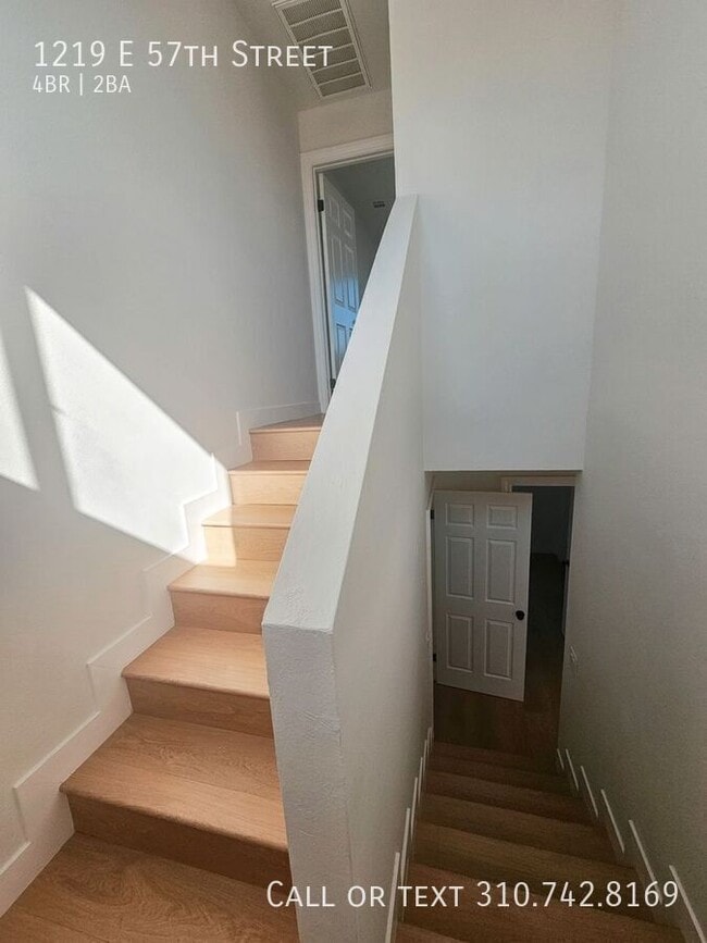 Building Photo - 1219 E 57th St