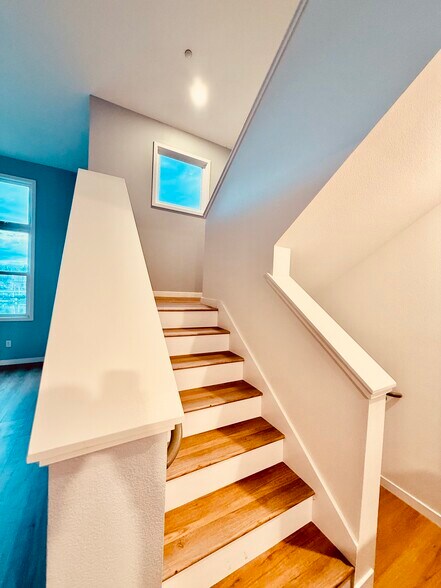 Building Photo - 2869 Regatta Dr