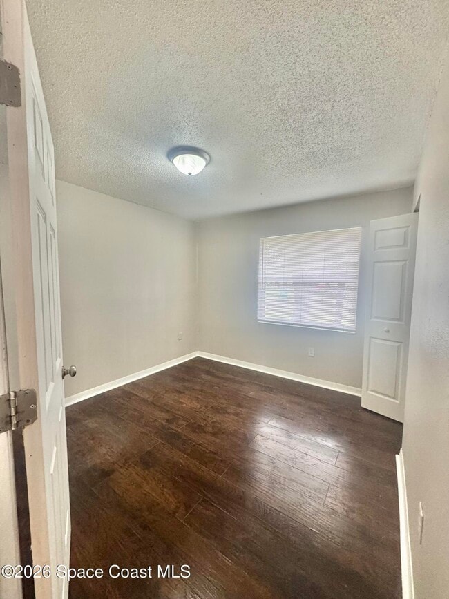 Building Photo - 2444 Victor Rd