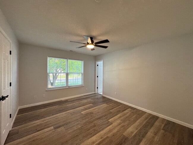 Building Photo - 357 Pine Ave