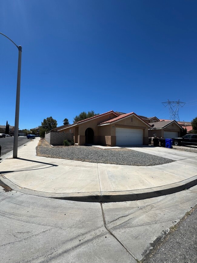Building Photo - 14401 Hidden Rock Rd